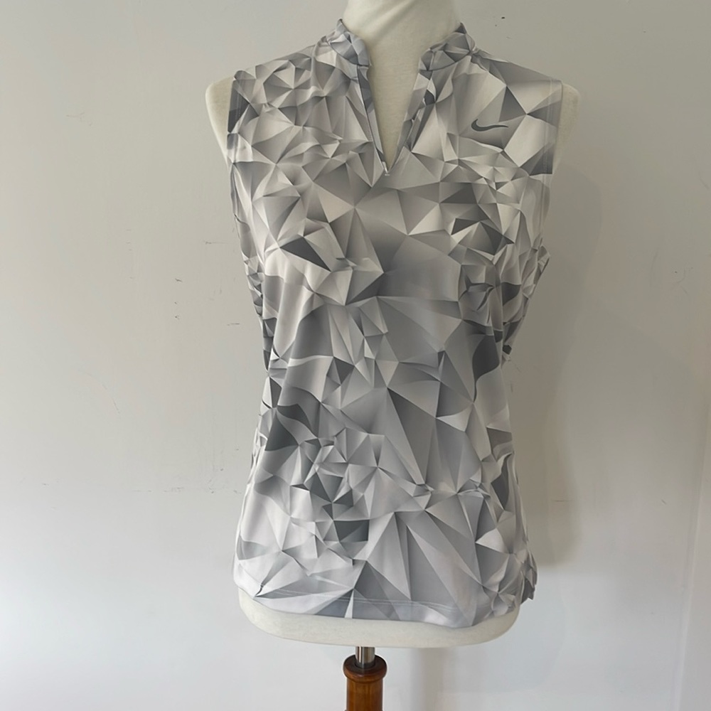 Nike Women’s Golf Polo - Standard Fit - Medium